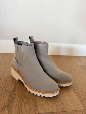 Maurice’s Women's Gray Chelsea Boot